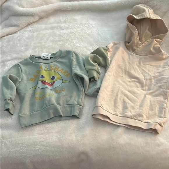 Lot of boys size 12-18 month shirts and sweatshirts - Picture 7 of 7